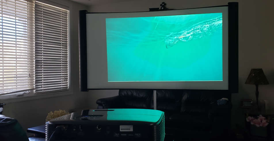 projector-And-Screen Projector And Screen for Rent